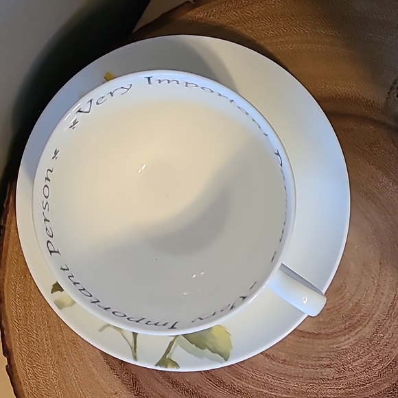 EUC Royal Worcester 2005 "Thankfulness" cup & saucer - Picture 2 of 7